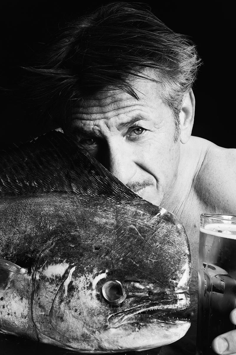Fishlove: Sean Penn with mahi mahi, Alan Gelati, 2018