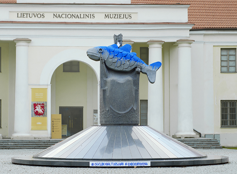 Vilnius, Lithuania: King Mindaugas seen holding a massive cod