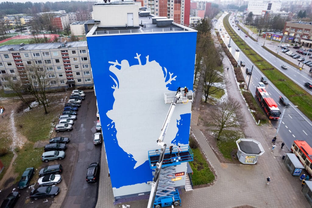 Work on Ocean Mural in Vilnius Commences